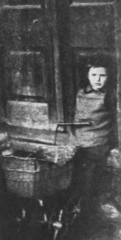 A Jewish child, the grandson of Maurici and Ester Laub, in the Tarnow ghetto.
